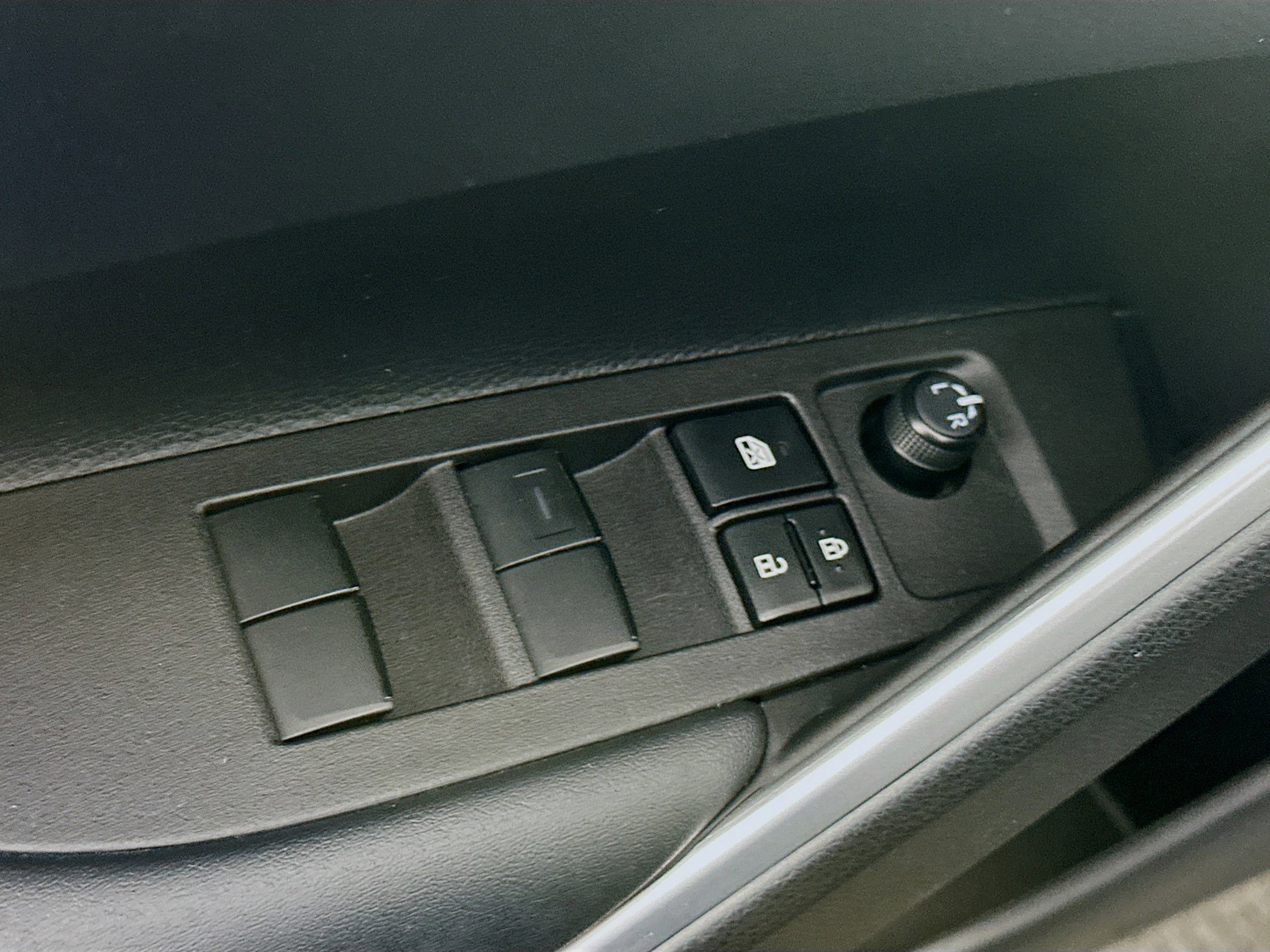 Used 2024 Toyota Corolla Cross LE image 15