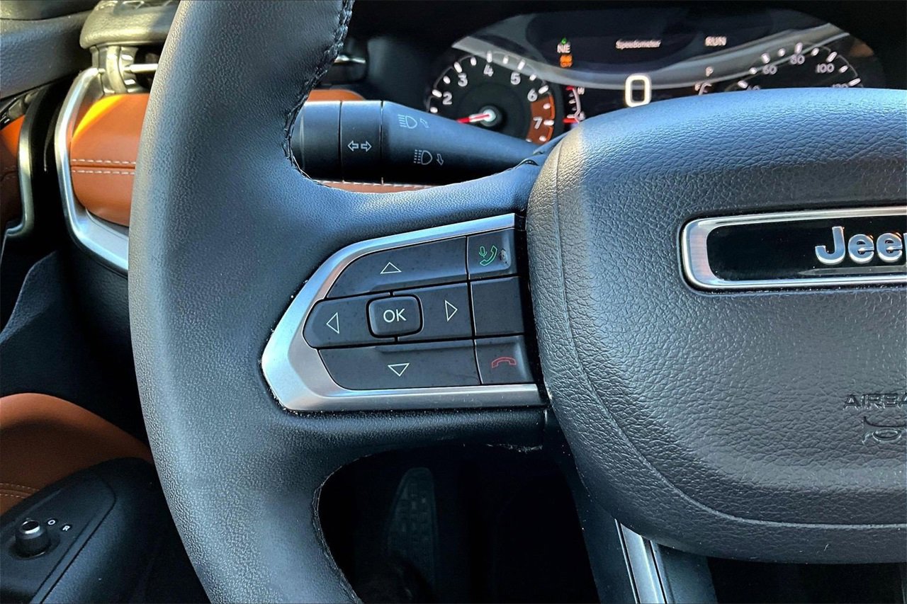 Certified 2024 Jeep Compass Limited image 25