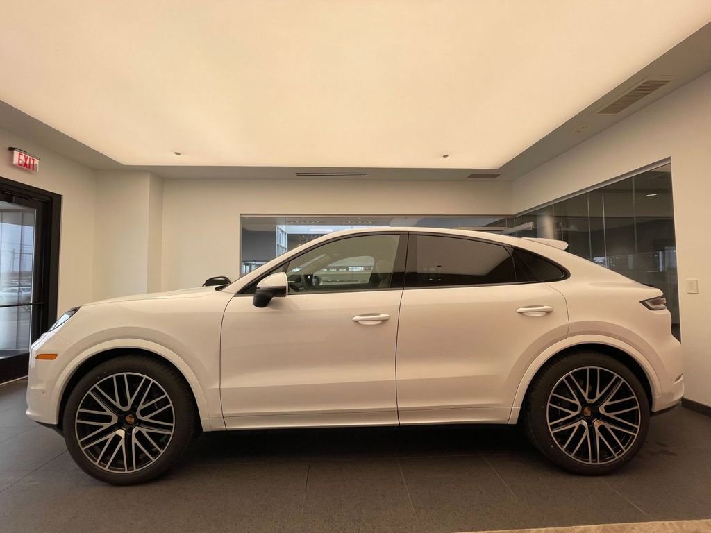 New 2026 Porsche Cayenne Coupe AWD/4WD image 2
