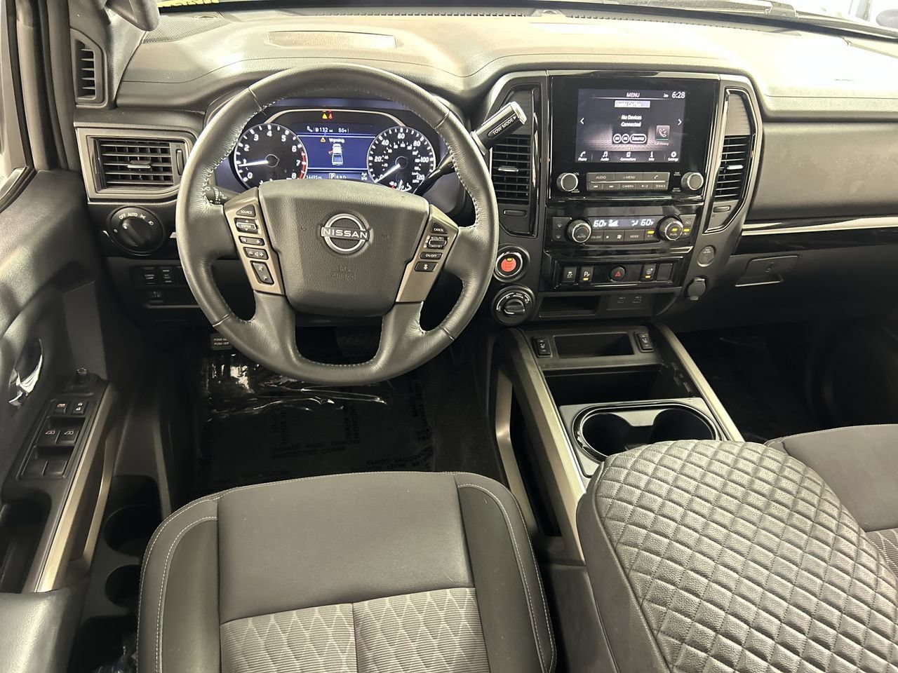 Used 2024 Nissan Titan SV w/ SV Bronze Edition Package AWD/4WD image 22