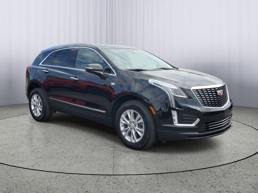 Used 2025 Cadillac XT5 Luxury w/ LPO, Floor Liner Package AWD/4WD image 2