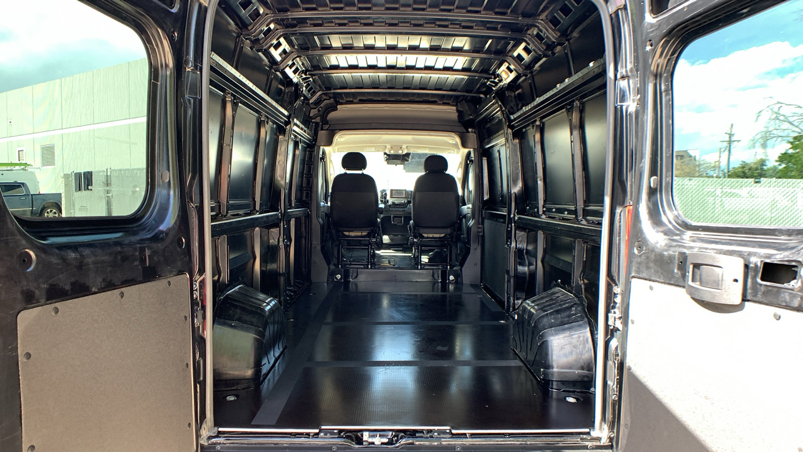 Used 2023 RAM ProMaster 2500 FWD image 15