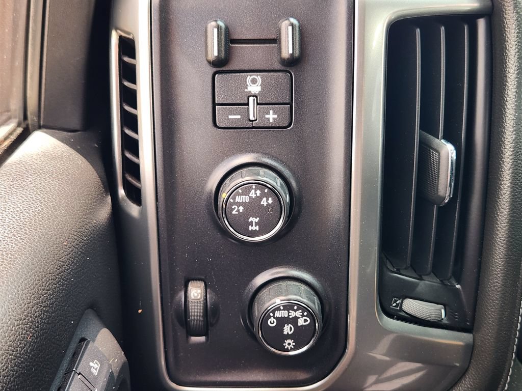 Used 2016 Chevrolet Silverado 1500 LTZ w/ LTZ Plus Package AWD/4WD image 22