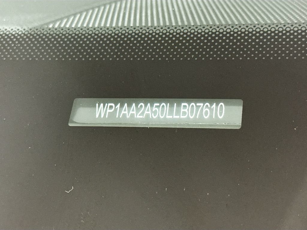 Certified 2020 Porsche Macan AWD/4WD image 30