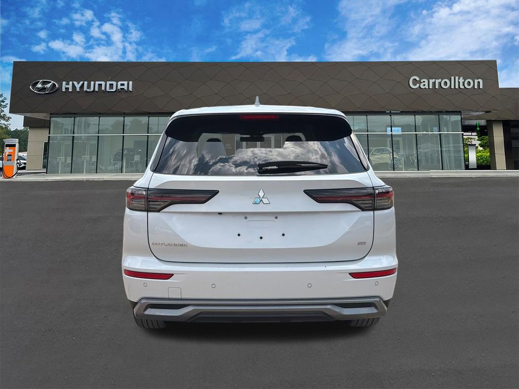 Used 2025 Mitsubishi Outlander SE FWD image 6
