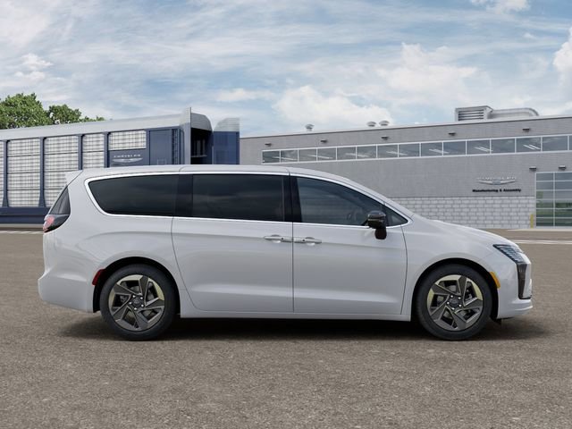 New 2027 Chrysler Pacifica Select FWD image 21