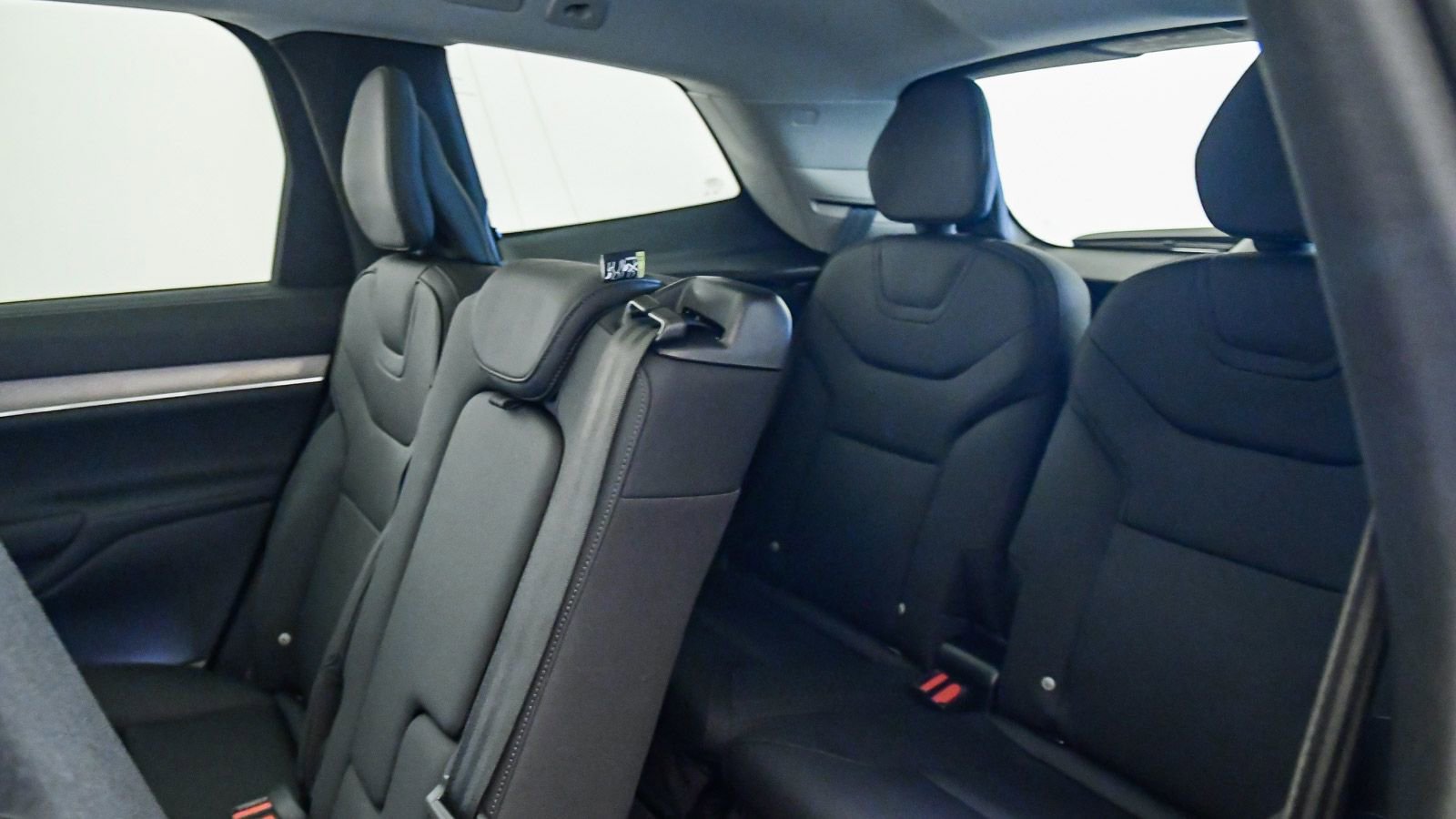 Certified 2025 Volvo EX90 Ultra AWD/4WD image 20