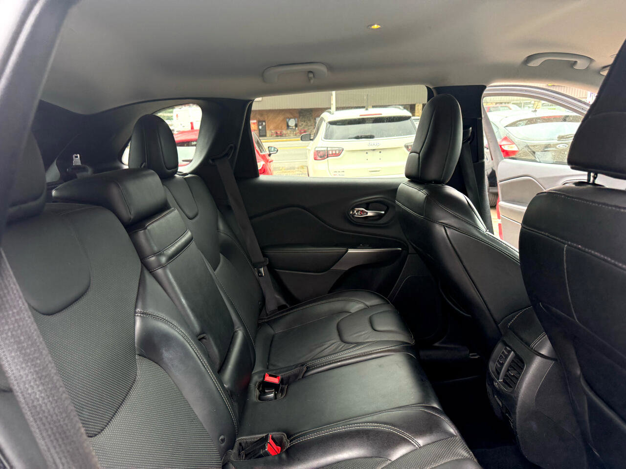 Used 2019 Jeep Cherokee Limited image 47