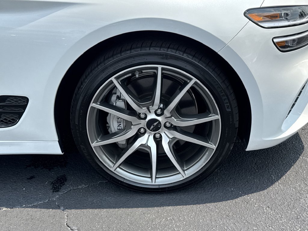 Used 2025 Genesis G70 2.5T RWD image 12