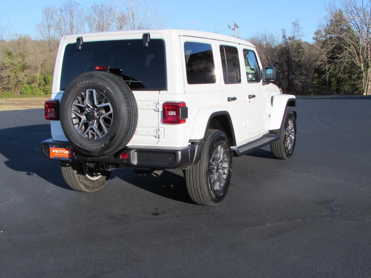 New 2026 Jeep Wrangler Unlimited Sahara AWD/4WD image 7