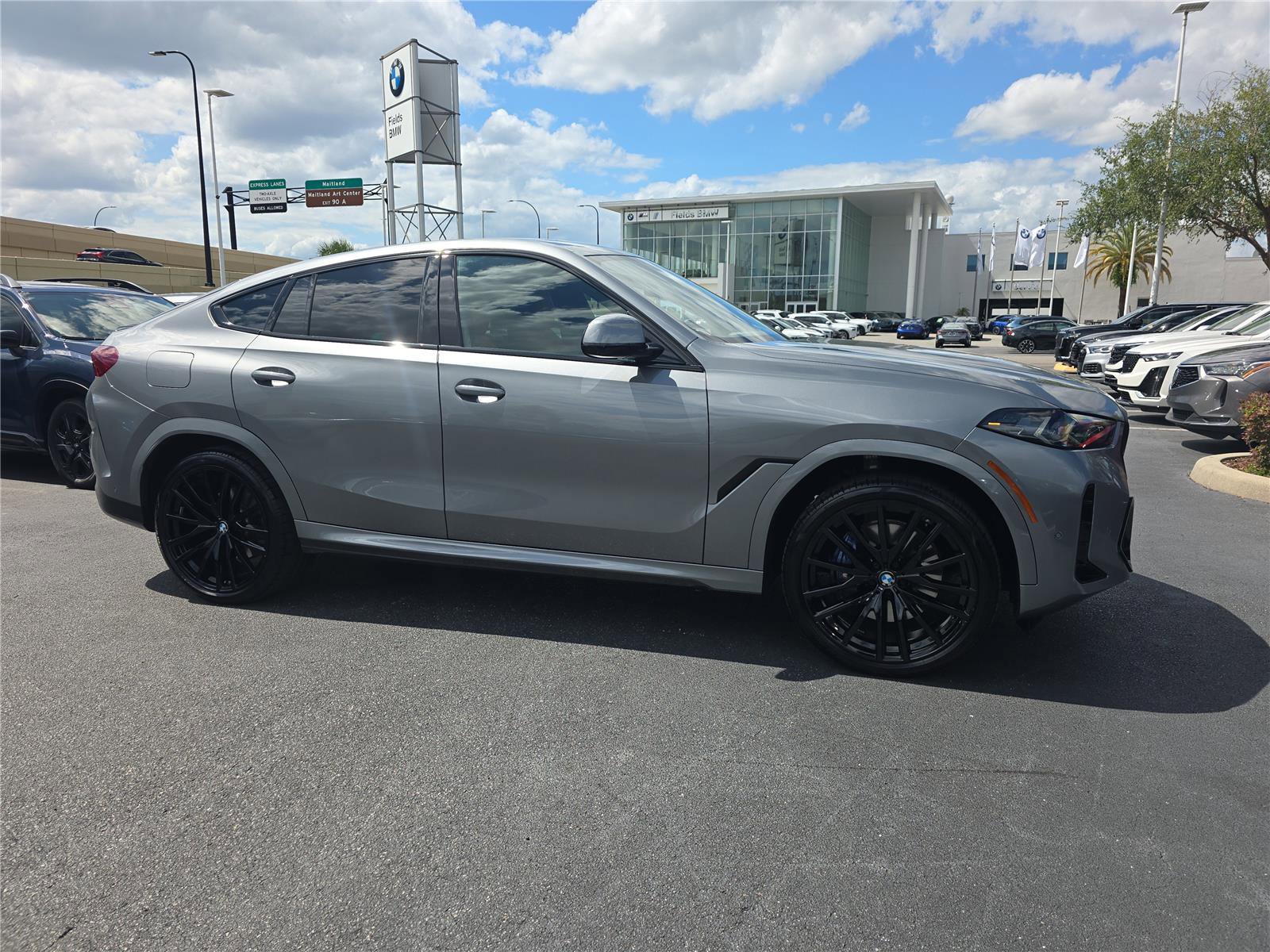 Used 2024 BMW X6 xDrive40i w/ Premium Package AWD/4WD image 1