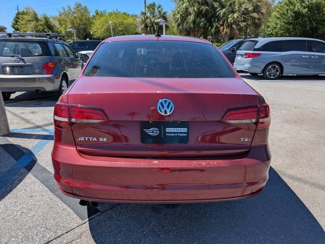 Used 2017 Volkswagen Jetta SE image 5