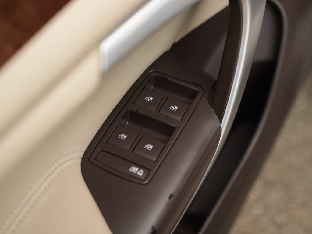 Used 2012 Buick Regal Leather FWD image 20