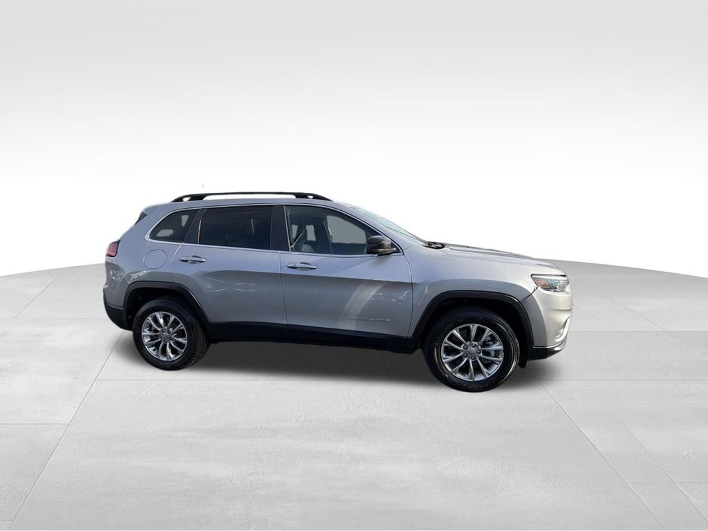 Used 2022 Jeep Cherokee Latitude Lux w/ Sun & Sound Group image 2