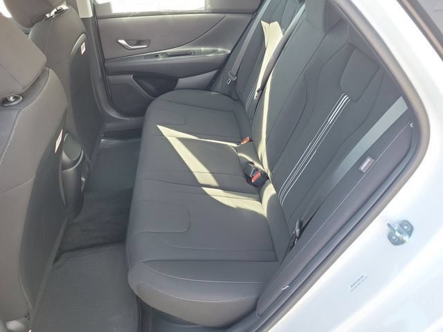 Certified 2026 Hyundai Elantra Hybrid FWD image 25