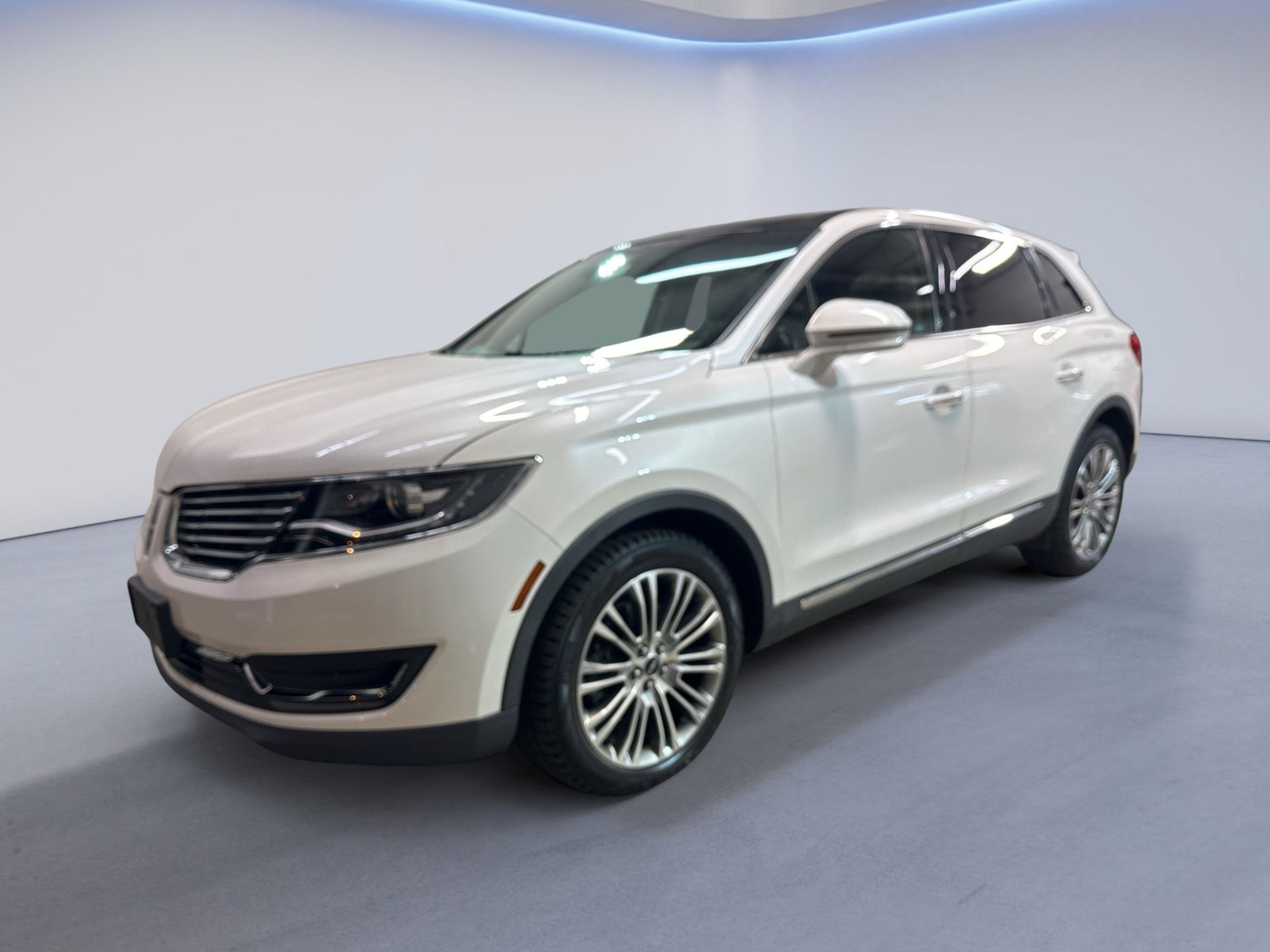 Used 2017 Lincoln MKX Reserve w/ Lincoln MKX Climate Package AWD/4WD image 3