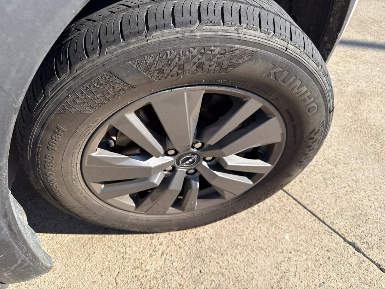 Used 2024 Nissan Pathfinder S FWD image 16