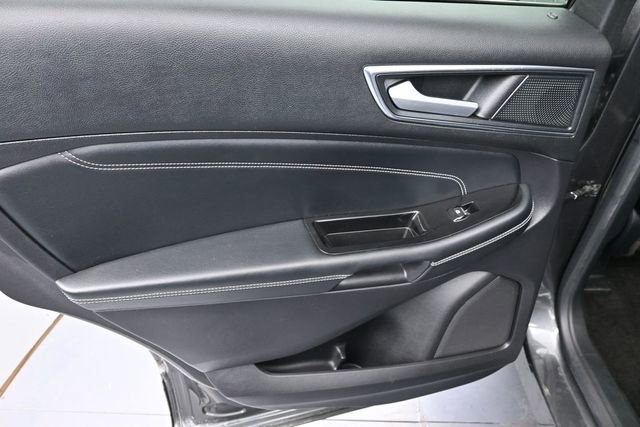 Used 2020 Ford Edge Titanium FWD image 31