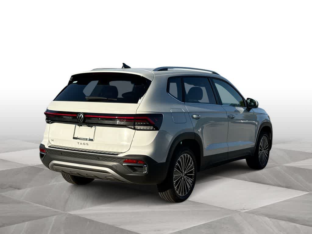 New 2026 Volkswagen Taos SE FWD image 8