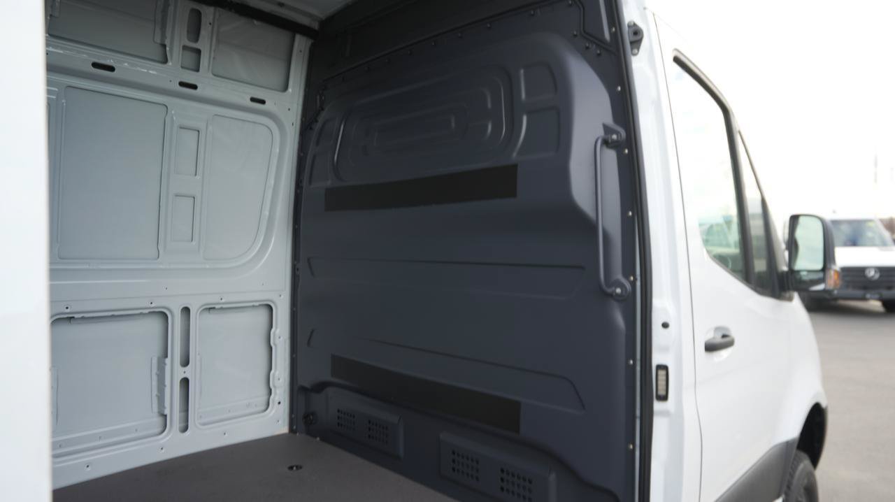 New 2026 Mercedes-Benz Sprinter 2500 image 9