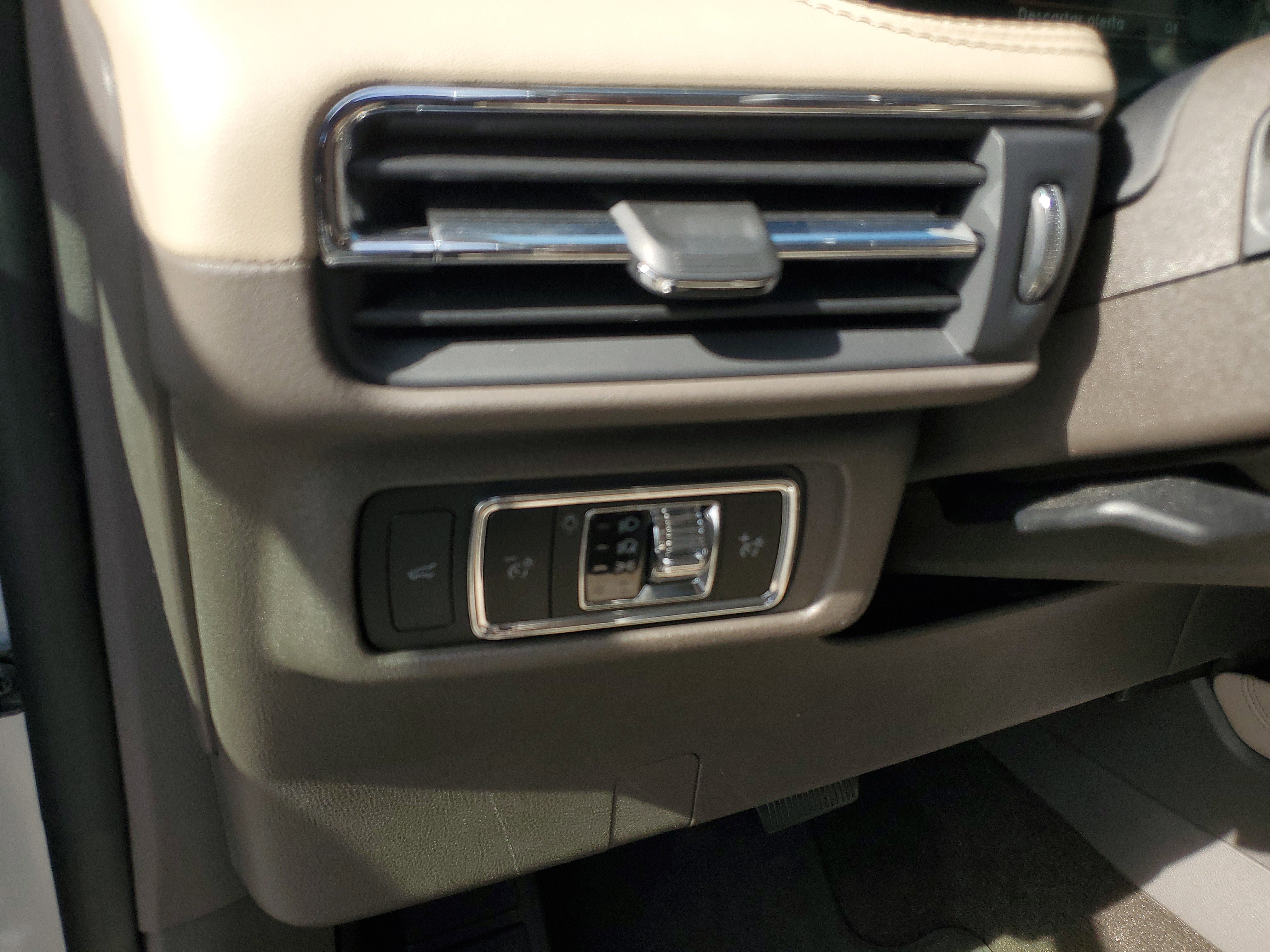 Used 2023 Lincoln Corsair FWD image 17
