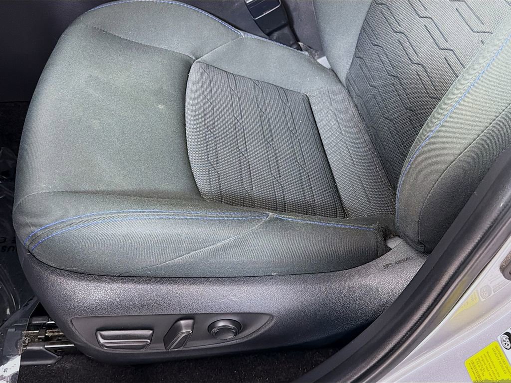 Used 2023 Toyota RAV4 SE image 22