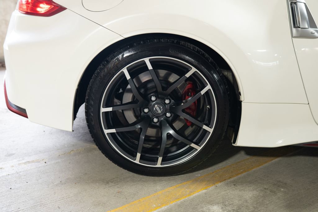 Used 2017 Nissan 370Z NISMO image 11