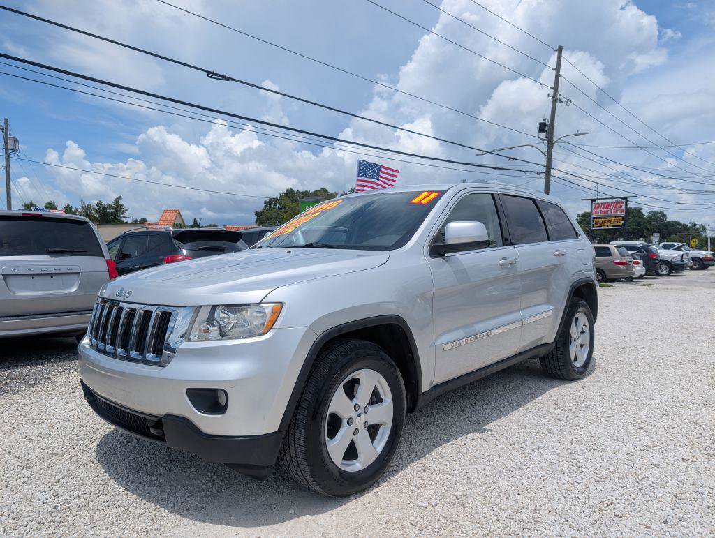 Used 2011 Jeep Grand Cherokee Laredo image 1