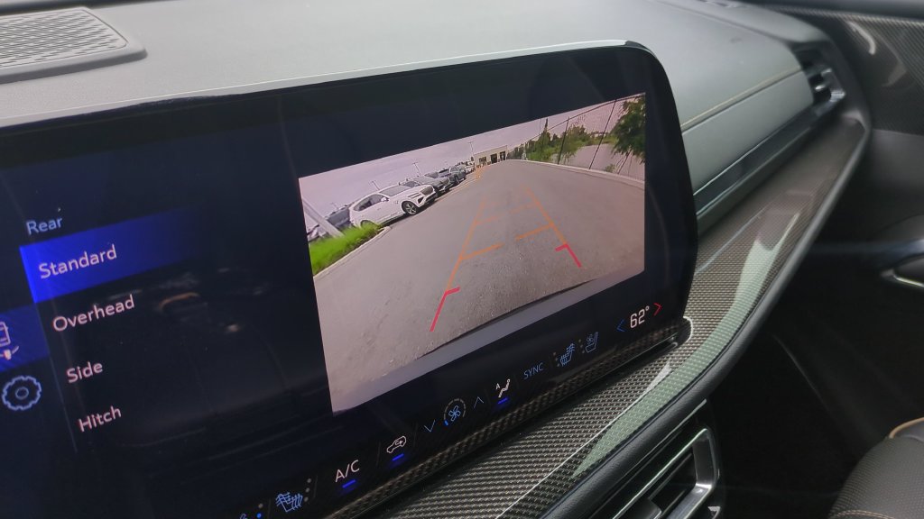 Used 2025 Chevrolet Traverse High Country FWD image 17