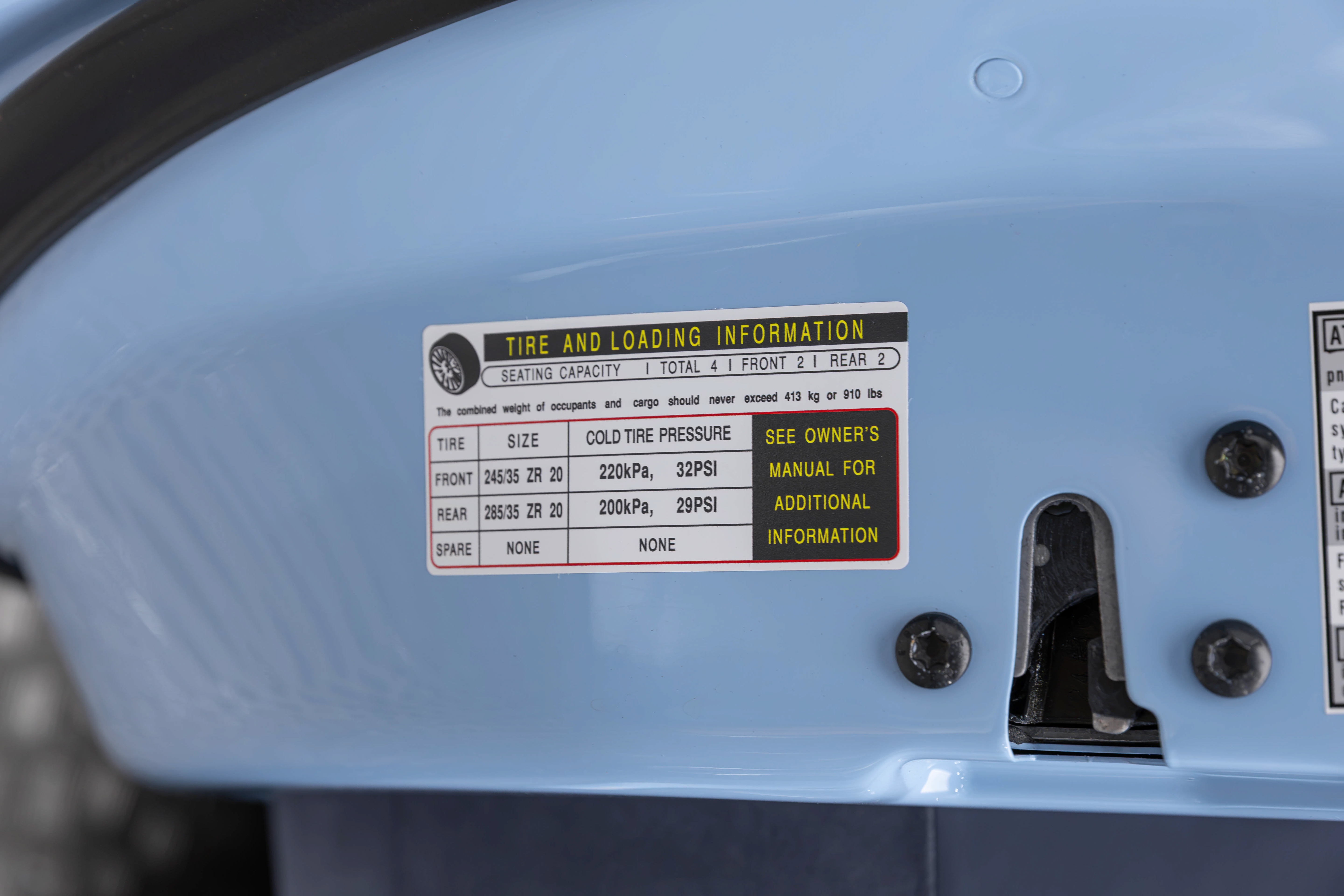 Certified 2025 Ferrari Roma Spider RWD image 31