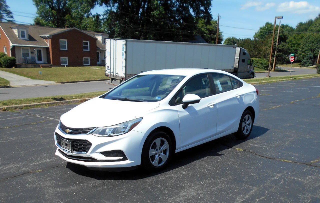 Used 2018 Chevrolet Cruze LS FWD image 4