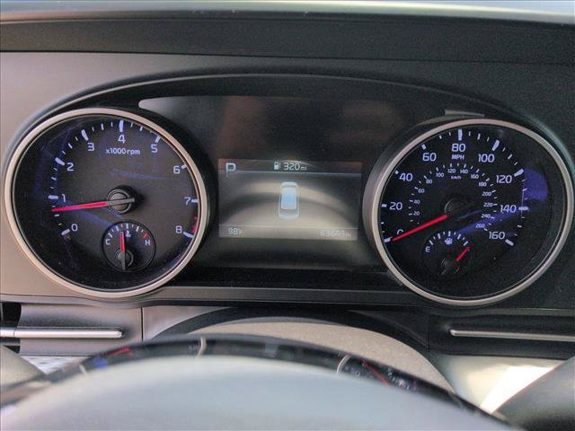 Used 2023 Kia Carnival LX FWD image 11