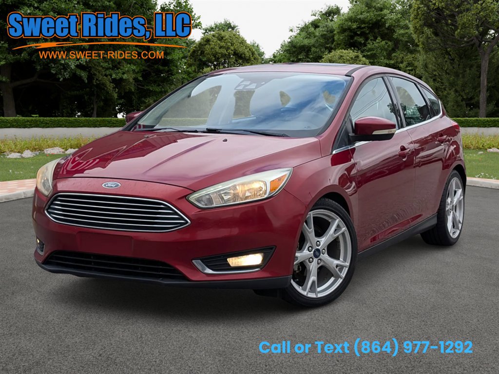 Used 2016 Ford Focus Titanium w/ Titanium Technology Package FWD image 4