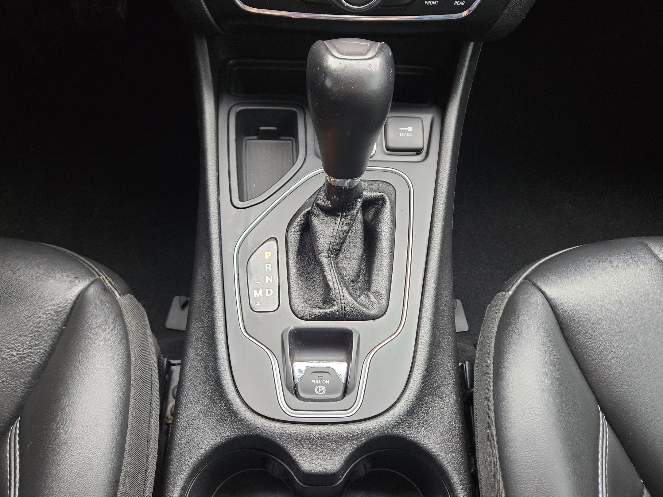 Used 2019 Jeep Cherokee Latitude Plus FWD image 13