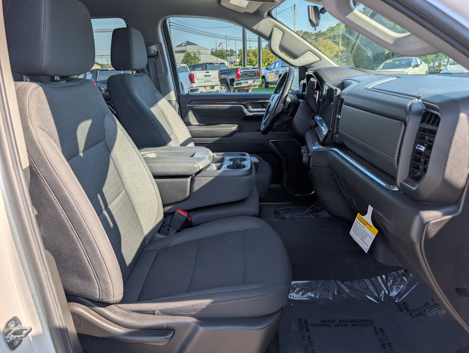 Used 2024 Chevrolet Silverado 1500 LT AWD/4WD image 12