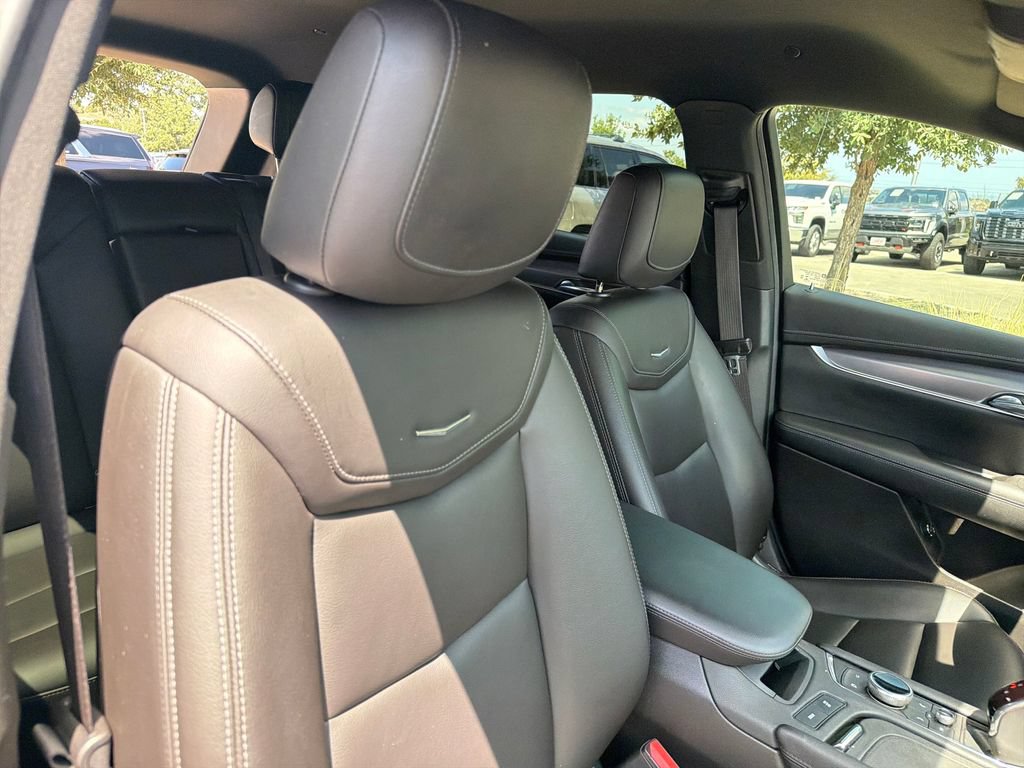 Used 2021 Cadillac XT5 Luxury w/ LPO, Floor Liner Package FWD image 37