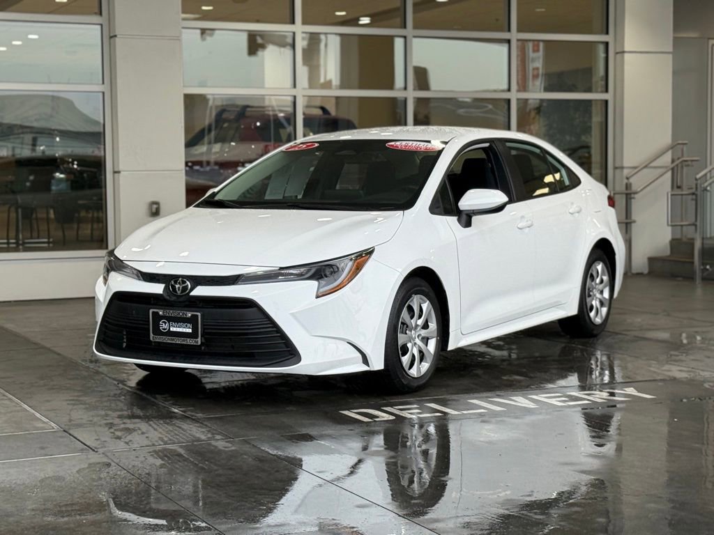 Certified 2025 Toyota Corolla LE image 2