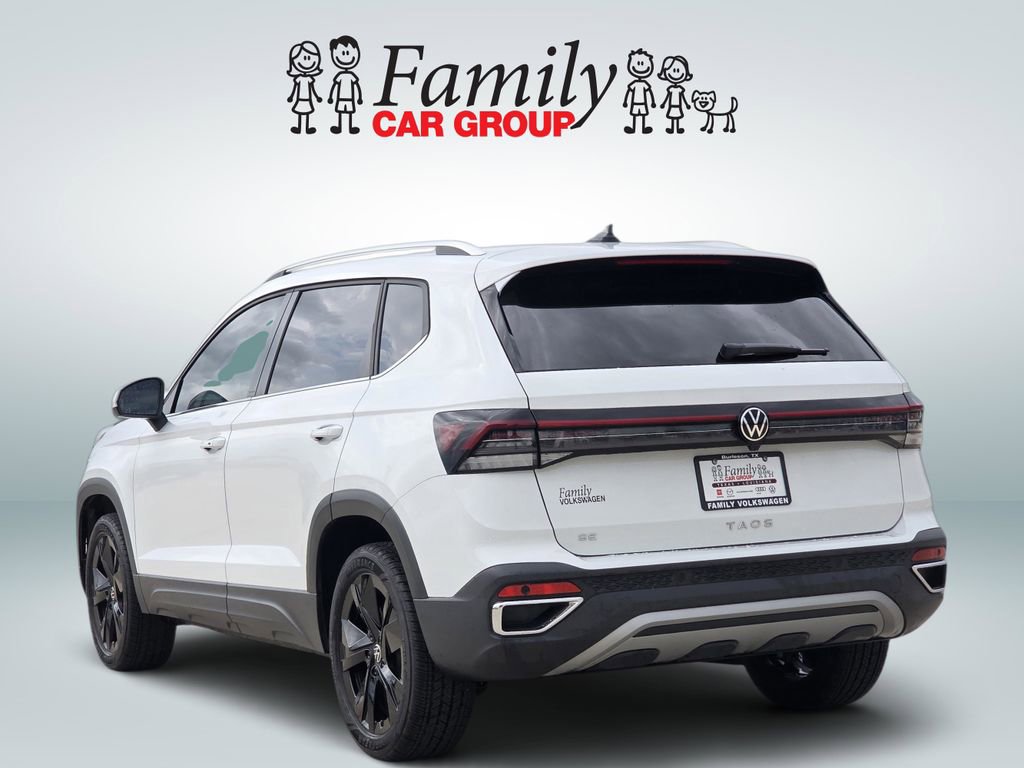 Used 2025 Volkswagen Taos SE FWD image 3