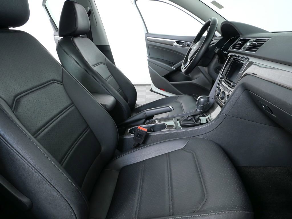 Used 2016 Volkswagen Passat 1.8T SE image 22