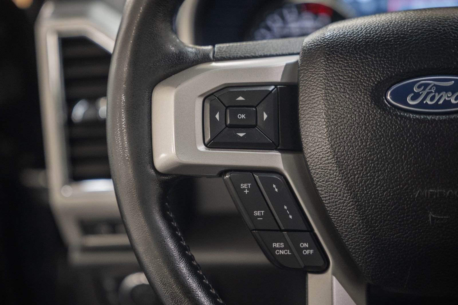 Used 2017 Ford F150 Lariat w/ Equipment Group 502A Luxury image 40