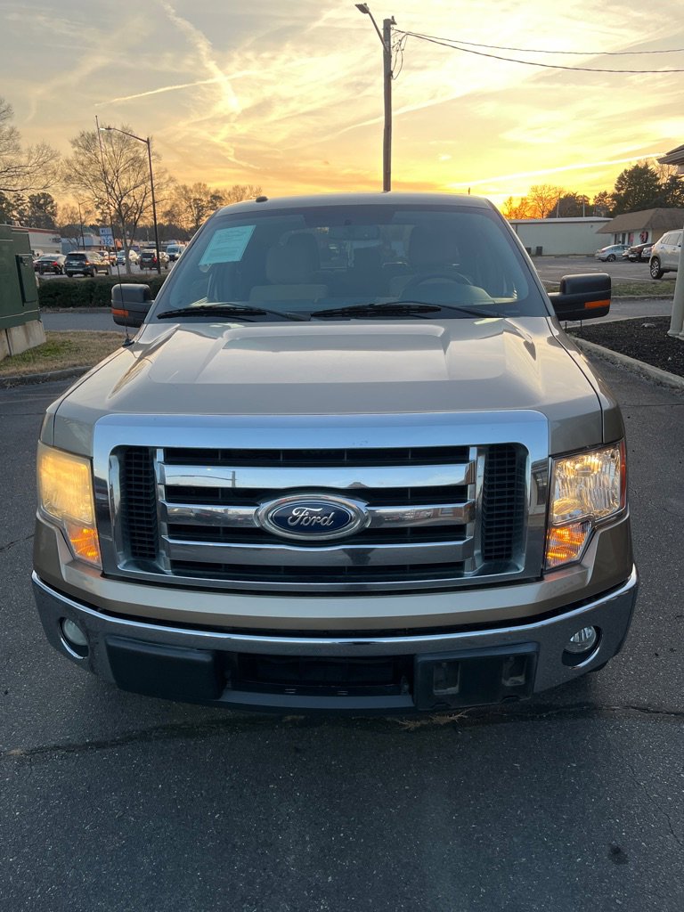 Used 2011 Ford F150 XLT w/ XLT Convenience Pkg image 2