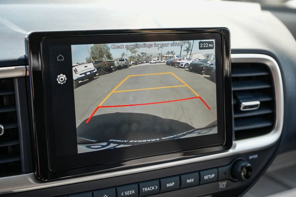 Used 2024 Hyundai Venue Limited FWD image 20