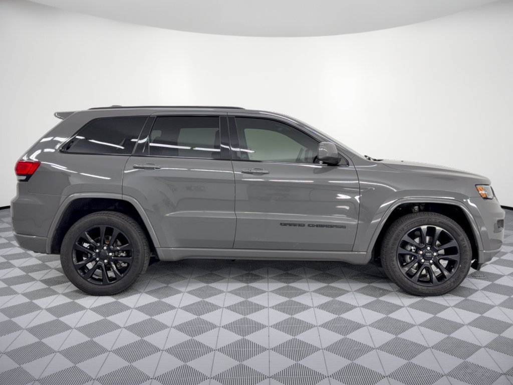 Used 2020 Jeep Grand Cherokee Altitude AWD/4WD image 8