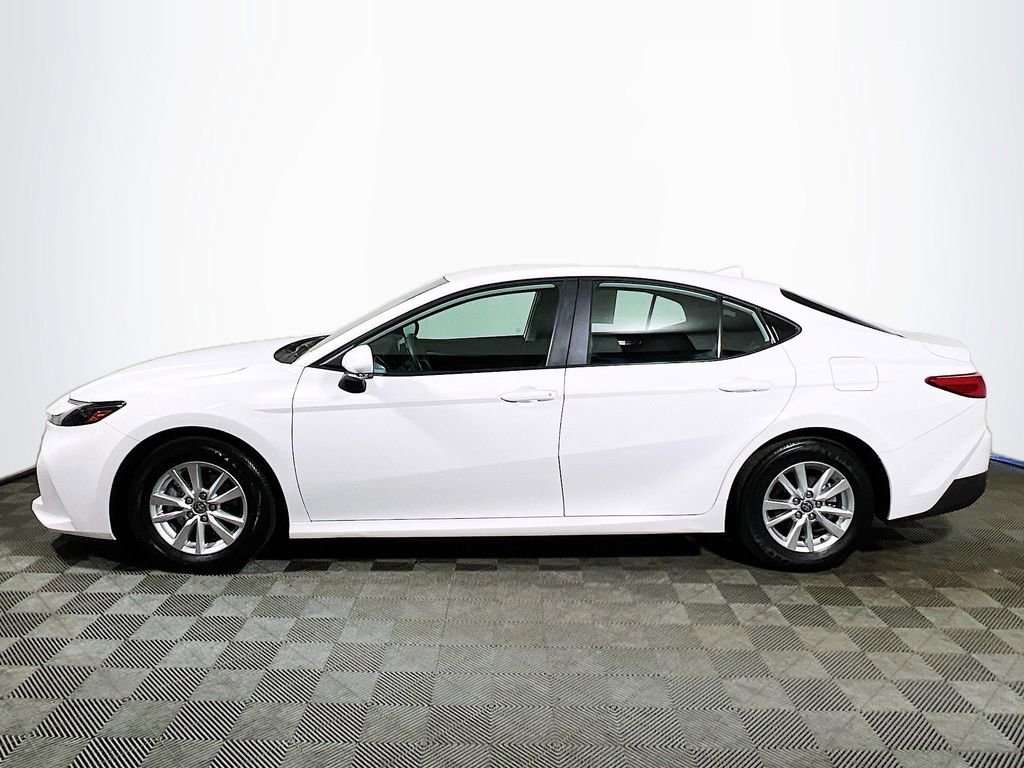 Certified 2025 Toyota Camry LE image 5