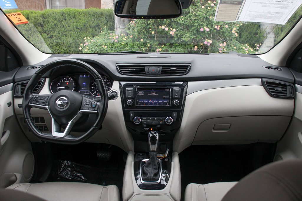 Used 2020 Nissan Rogue Sport SL w/ Premium Package image 25