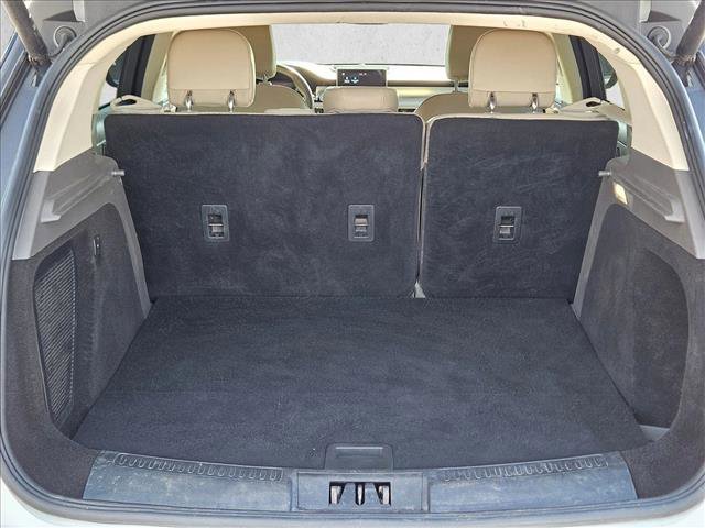 Used 2021 Lincoln Corsair FWD w/ Rear Removable Package Tray image 5