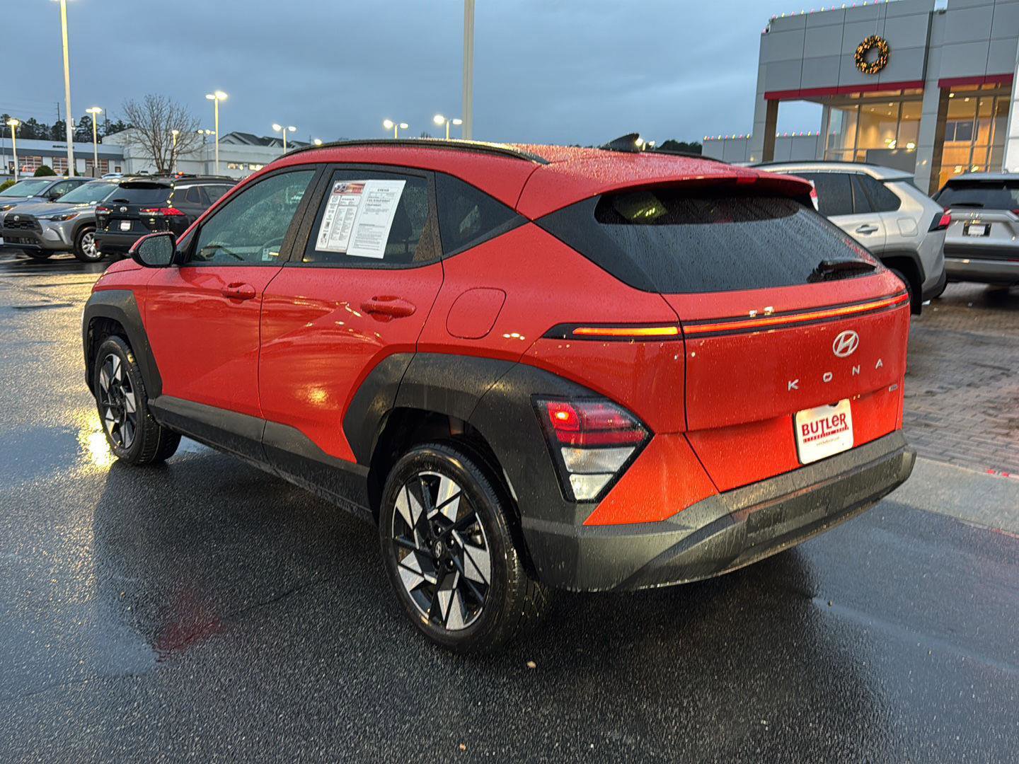 Used 2025 Hyundai Kona SEL image 3