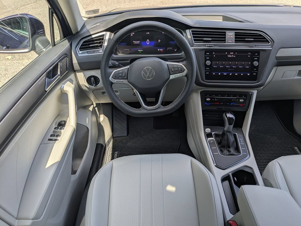 Certified 2023 Volkswagen Tiguan SE FWD image 16