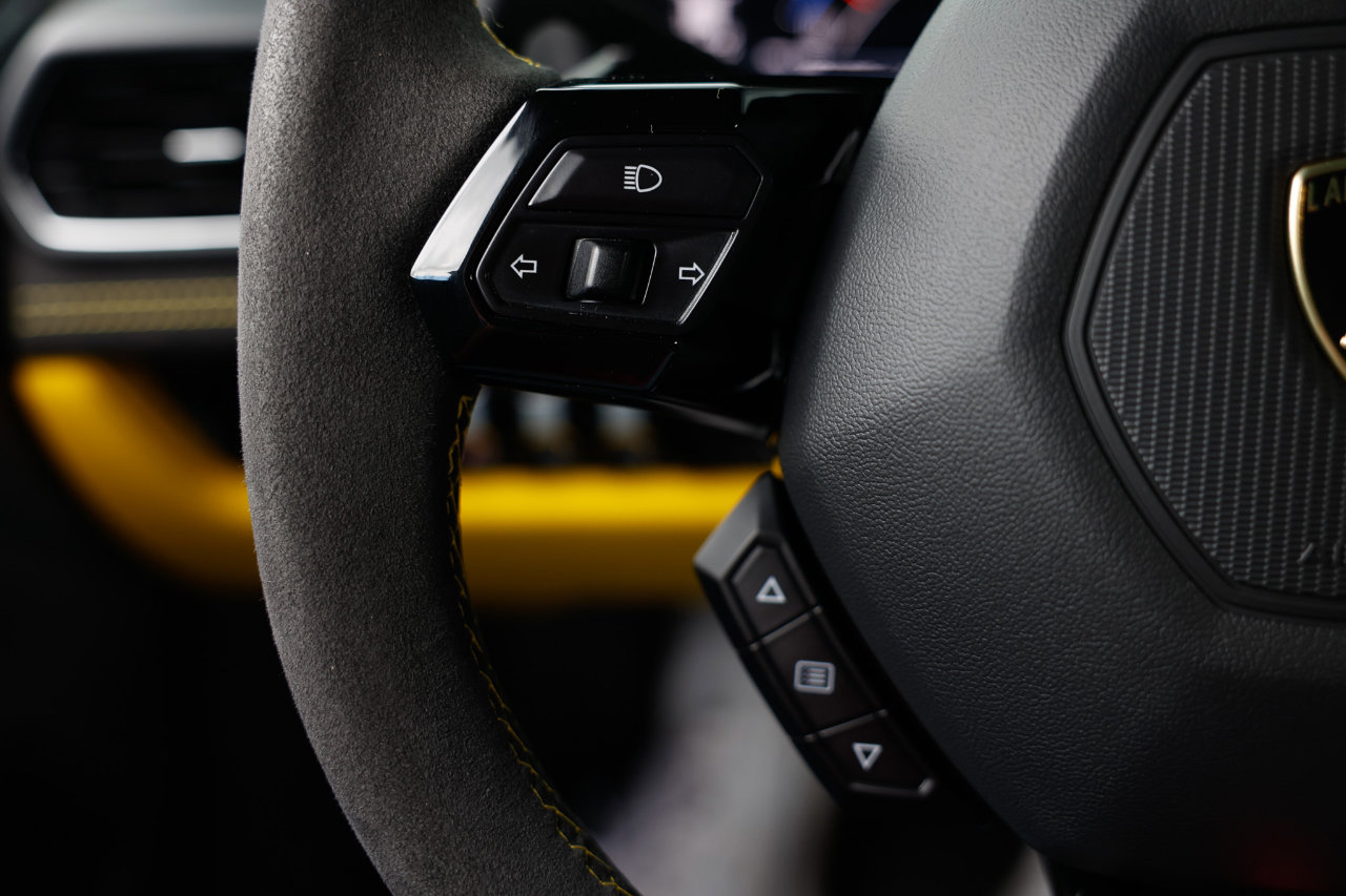 Used 2023 Lamborghini Huracan Tecnica image 27