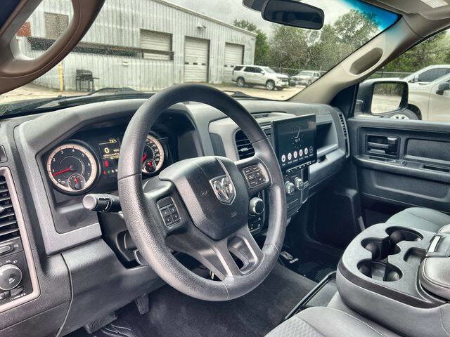 Used 2017 RAM 1500 Express AWD/4WD image 11